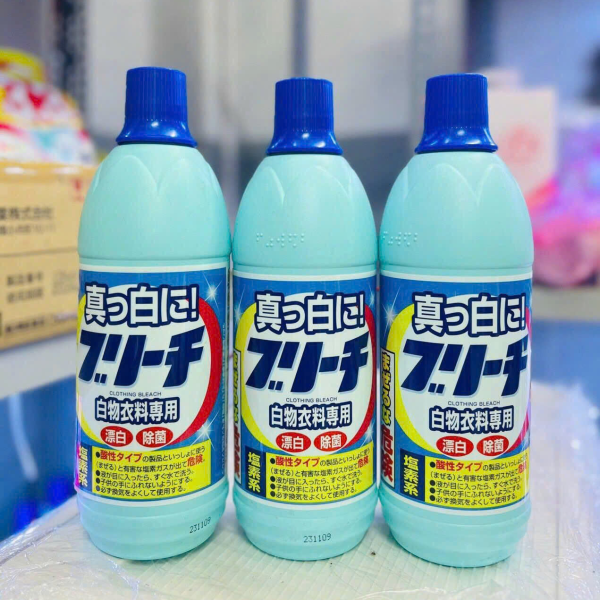 Nước tẩy trắng quần áo Rocket 600ml